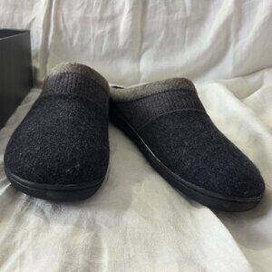 TEMPUR-PEDIC Tony Casual Shoes scuff Slipper Felt  Size 9 /40 new no box GRAY